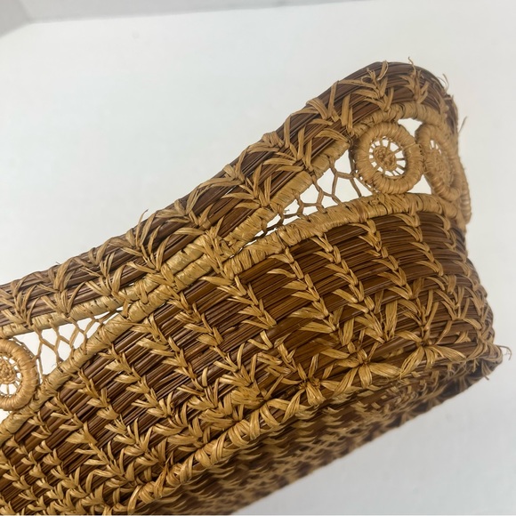 Fine woven vintage hand-made pine needle oval lace basket-Folk Art - Picture 9 of 15